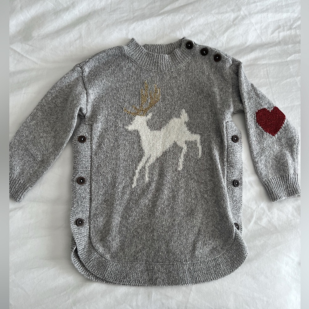 ❤️Hatley Reindeer Sweater, with Heart and Button Details EUC
